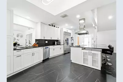 142 Barrington Drive, Brandon, FL 33511 - Photo 10