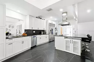 142 Barrington Dr, Brandon, FL 33511 - Photo 10