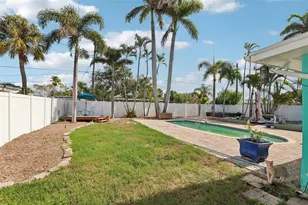 6950 Grande Vista Way S, Saint Petersburg, FL 33707 - Photo 24