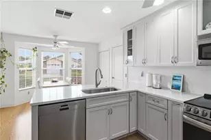 37400 Derbyshire Dr, Zephyrhills, FL 33542 - Photo 6