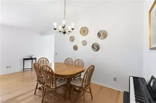 37400 Derbyshire Dr, Zephyrhills, FL 33542 - Photo 10