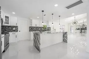 8702 Friendship Ct, Tampa, FL 33634 - Photo 10