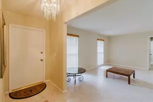 8222 La Serena Dr, Tampa, FL 33614 - Photo 10