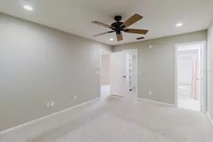 8222 La Serena Dr, Tampa, FL 33614 - Photo 40