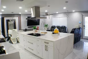 6816 E Creek Dr, Tampa, FL 33615 - Photo 2