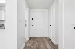 9007 Tree Valley Cir, Tampa, FL 33615 - Photo 4