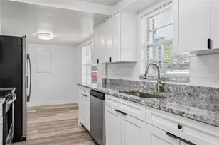 9007 Tree Valley Cir, Tampa, FL 33615 - Photo 10