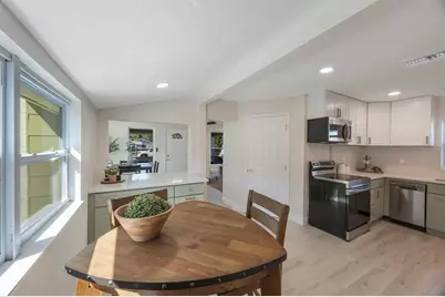 1160 36th Avenue N, Saint Petersburg, FL 33704 - Photo 12