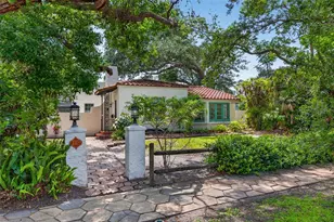 1110 Jungle Ave N, Saint Petersburg, FL 33710 - Photo 4