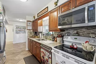 250 Rosery Rd NW, Largo, FL 33770 - Photo 10