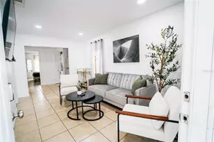 1361 29th St S, Saint Petersburg, FL 33712 - Photo 2