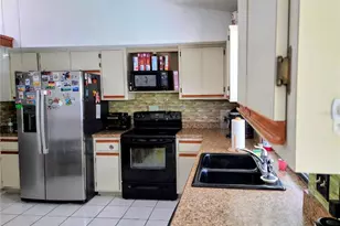 8026 Victoria Way, Weeki Wachee, FL 34613 - Photo 4