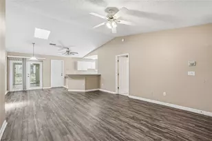 4717 Lakewood Dr, Seffner, FL 33584 - Photo 4