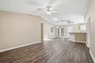 4717 Lakewood Dr, Seffner, FL 33584 - Photo 6
