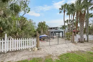 6093 Avenue of the Palms, Weeki Wachee, FL 34607 - Photo 58