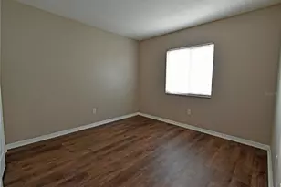 4077 Dolphin Dr, Tampa, FL 33617 - Photo 24