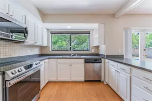 16203 Fantasia Dr, Tampa, FL 33624 - Photo 12