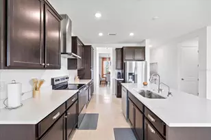 12195 Stirrup Dr, Dade City, FL 33525 - Photo 4