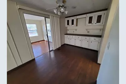 39149 Flora Avenue, Zephyrhills, FL 33542 - Photo 8