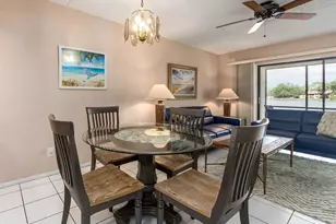 303 Woodlake Wynde, Oldsmar, FL 34677 - Photo 10