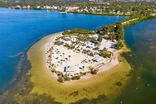36 Windrush Bay Dr, Tarpon Springs, FL 34689 - Photo 40