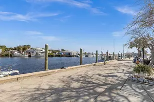 36 Windrush Bay Dr, Tarpon Springs, FL 34689 - Photo 38