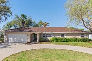 7918 Cypress Lake Dr, Sarasota, FL 34243 - Photo 1