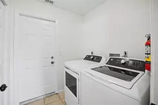 7918 Cypress Lake Dr, Sarasota, FL 34243 - Photo 24