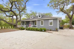 2351 NE Coachman Rd, Clearwater, FL 33765 - Photo 4