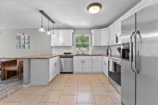 251 Davison Ave NE, Saint Petersburg, FL 33703 - Photo 16