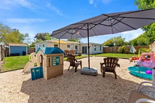 251 Davison Ave NE, Saint Petersburg, FL 33703 - Photo 42