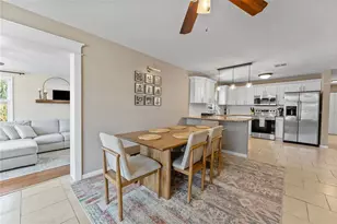 251 Davison Ave NE, Saint Petersburg, FL 33703 - Photo 12