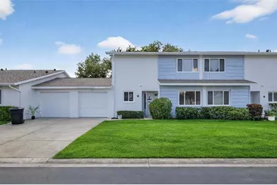 6490 Cape Hatteras Way NE #2, Saint Petersburg, FL 33702 - Photo 1