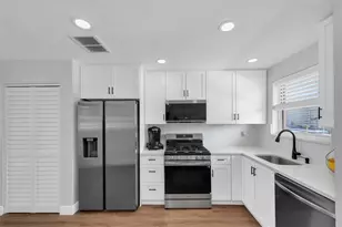 6025 Shore Blvd S, Gulfport, FL 33707 - Photo 14