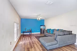 10004 Creek Bluff Dr, Riverview, FL 33578 - Photo 4