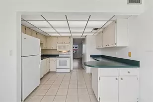 5095 Bay St NE, Saint Petersburg, FL 33703 - Photo 6