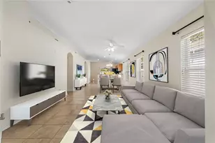 7924 Carriage Pointe Dr, Gibsonton, FL 33534 - Photo 6