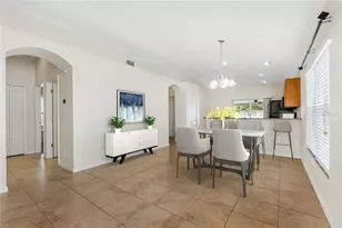 7924 Carriage Pointe Dr, Gibsonton, FL 33534 - Photo 8