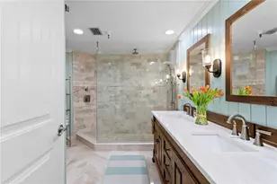 4717 Dolphin Cay Ln S, Saint Petersburg, FL 33711 - Photo 32