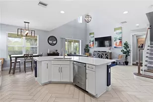 4939 Los Robles Ct, Palmetto, FL 34221 - Photo 8