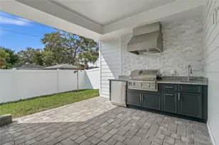 879 53rd Ave N, Saint Petersburg, FL 33703 - Photo 2