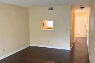 7143 E Bank Dr, Tampa, FL 33617 - Photo 6