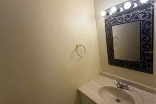 7143 E Bank Dr, Tampa, FL 33617 - Photo 10