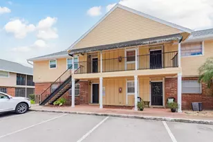200 Country Club Dr, Largo, FL 33771 - Photo 10
