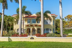 2050 Coffee Pot Blvd NE, Saint Petersburg, FL 33704 - Photo 4