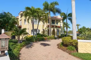 2050 Coffee Pot Blvd NE, Saint Petersburg, FL 33704 - Photo 2
