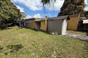 9590 NW 33rd Ave, Miami, FL 33147 - Photo 38