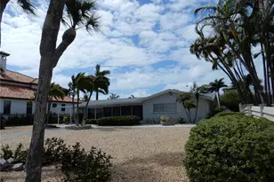 337 1st St W, Tierra Verde, FL 33715 - Photo 4