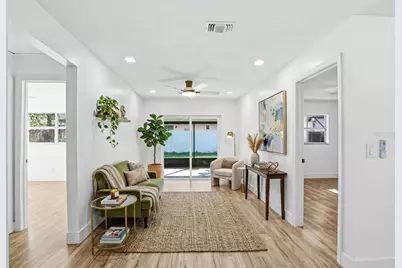 10217 N Pawnee Avenue, Tampa, FL 33617 - Photo 40