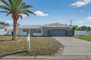13690 87th Pl N, Seminole, FL 33776 - Photo 2